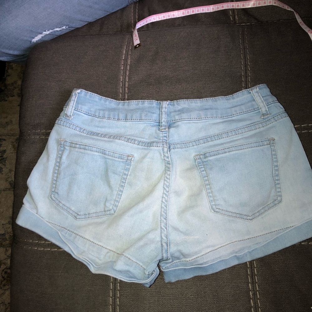 Shorts - Picture 4 of 5